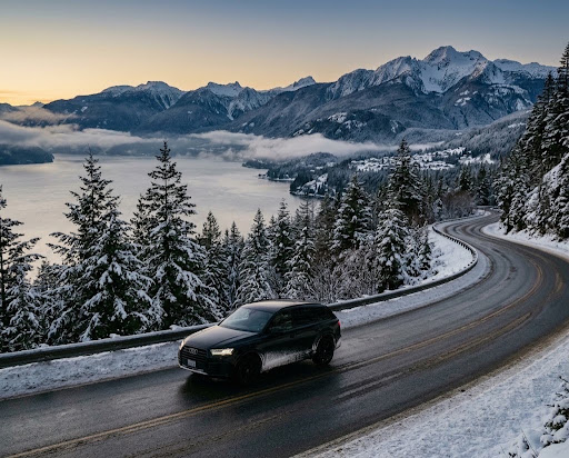 Whistler for the Holidays: Private Car From Seattle or a Flight Into Vancouver